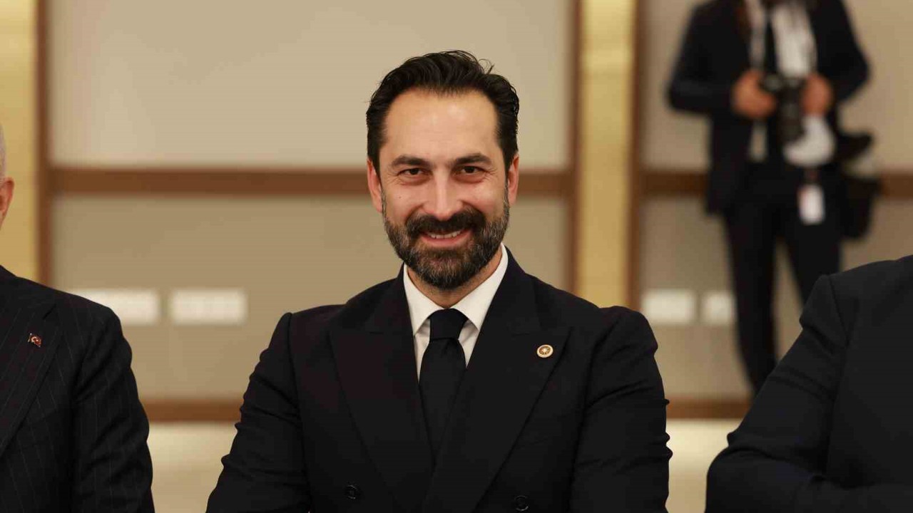 AK Parti’li Arınç: "Yeni yasama yılı birlik ve reform dönemi olacak"
