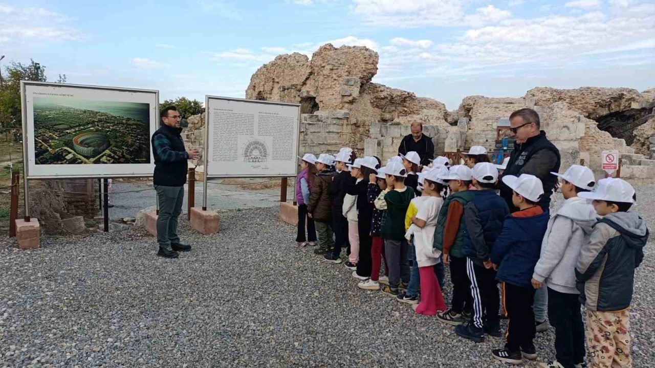 Minik kaşiflerden İznik’in eşsiz tarihine yolculuk
