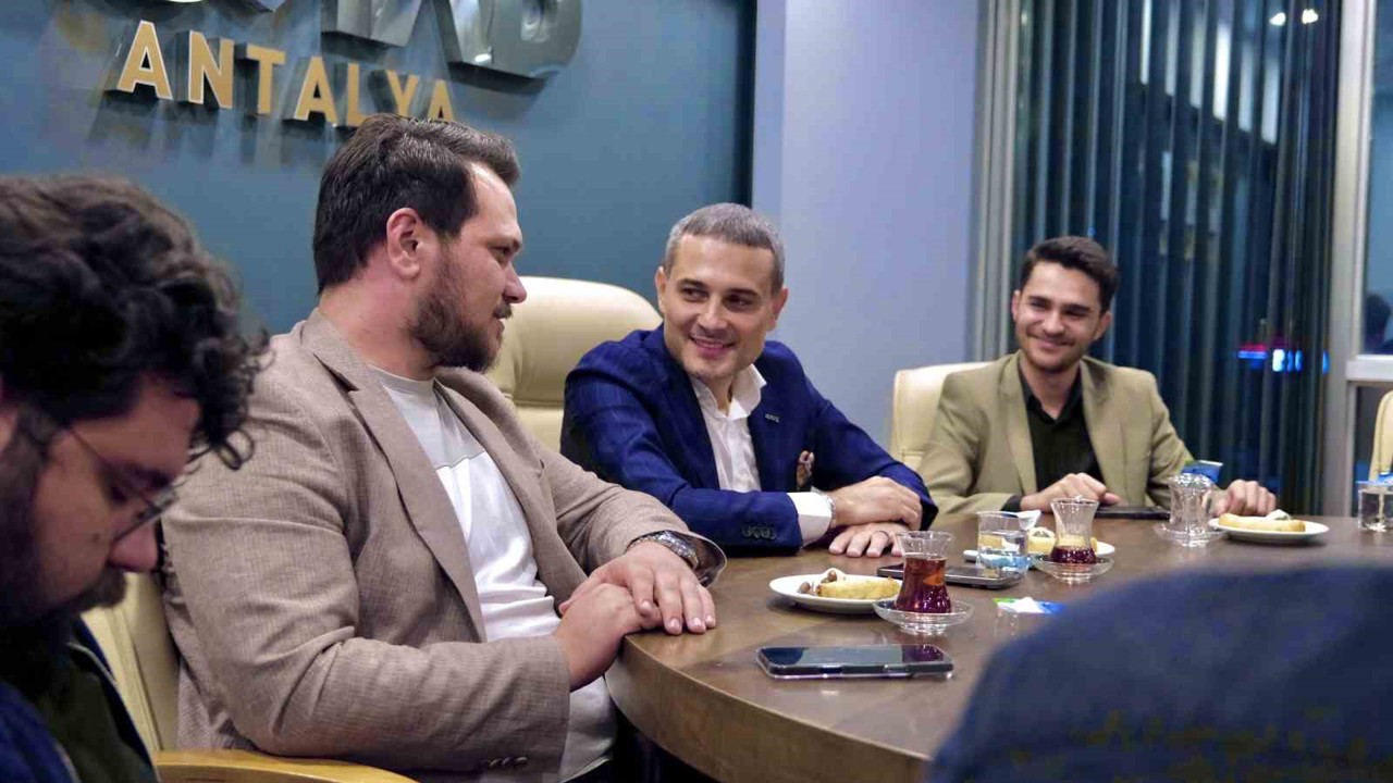 MÜSİAD Antalya Başkanı Akgül, ihracat tecrübelerini gençlerle paylaştı
