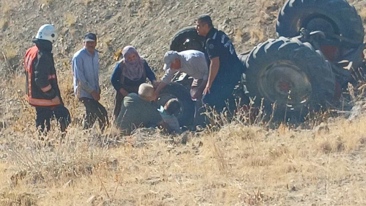 Battalgazi’de traktör devrildi: 1 yaralı