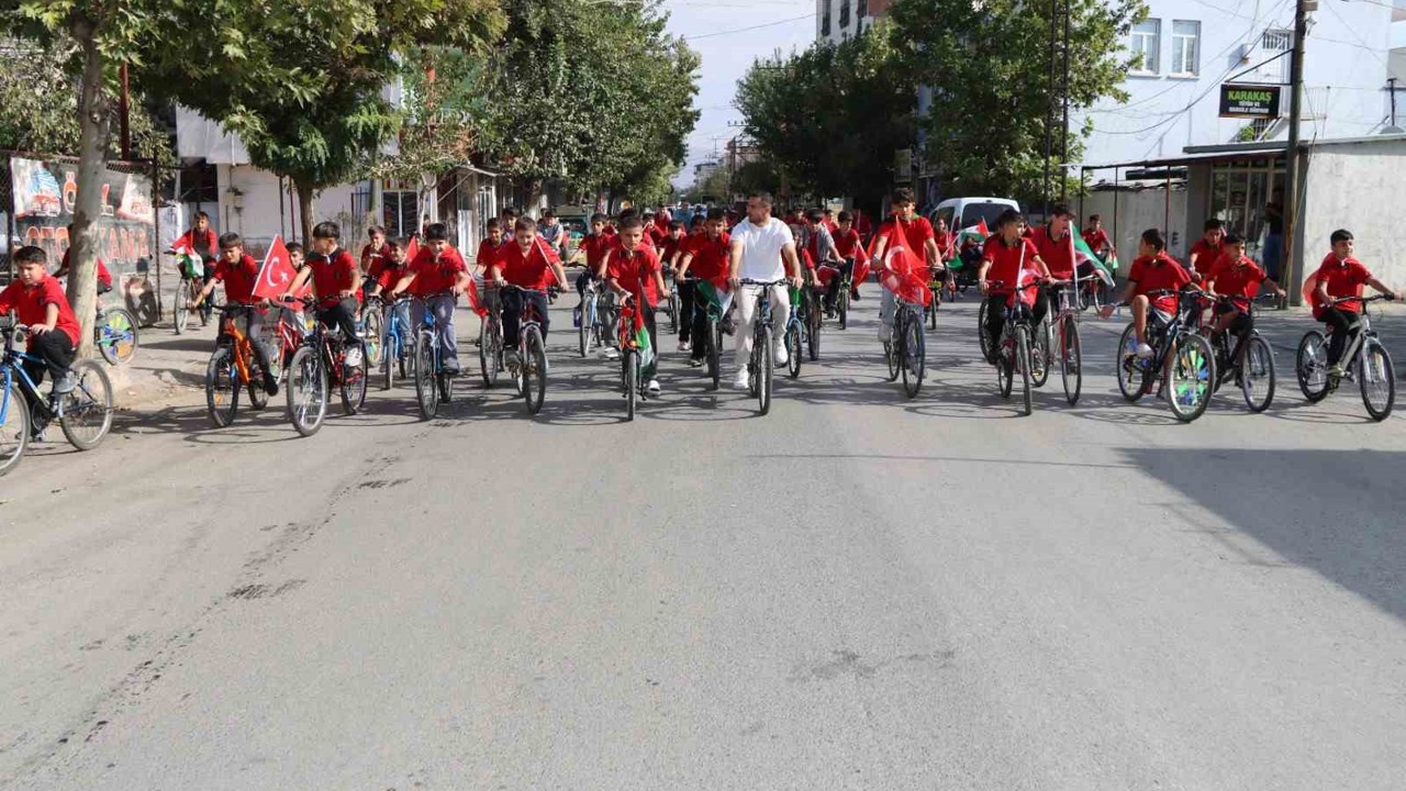 Öğrenciler Gazze için pedal çevirdi
