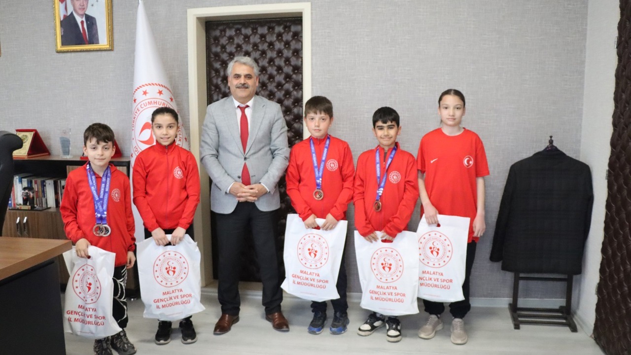Malatyalı Sporcular Türkiye Badminton Şampiyonası’nda Derece Yaptı
