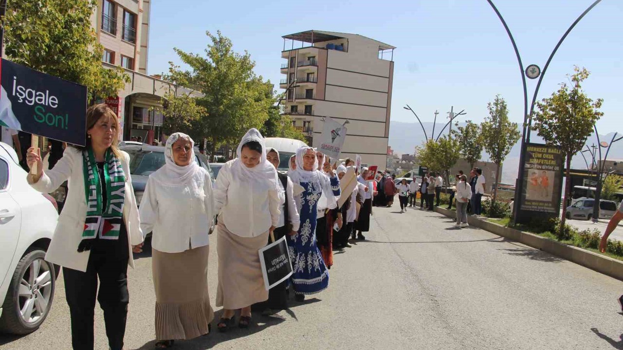 Şırnaklı kadınlardan Filistin için "Sessiz Çığlık" yürüyüşü
