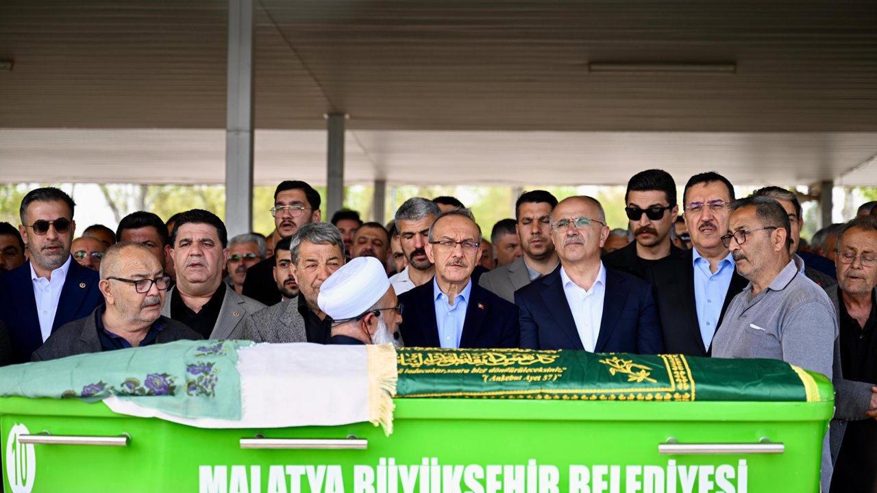 MHP’li Mehmet Fendoğlu’nun Acı Günü: Annesi Son Yolculuğuna Uğurlandı