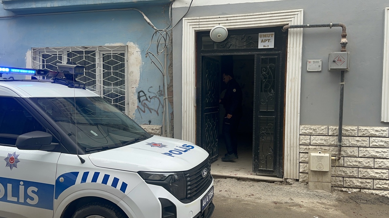 Evde Silahla Yaralanan Kadın Hastaneye Kaldırıldı