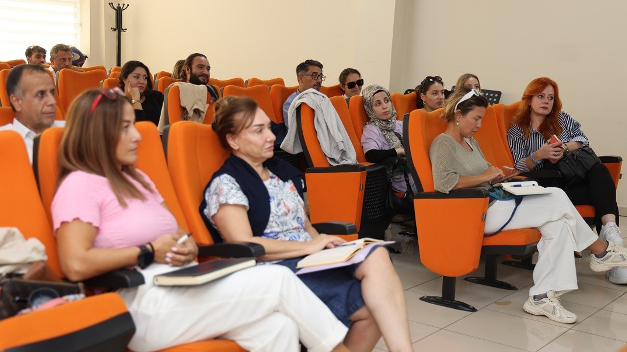 KO-MEK’ten gazetecilere "Etkili Sosyal Medya Kullanımı" eğitimi
