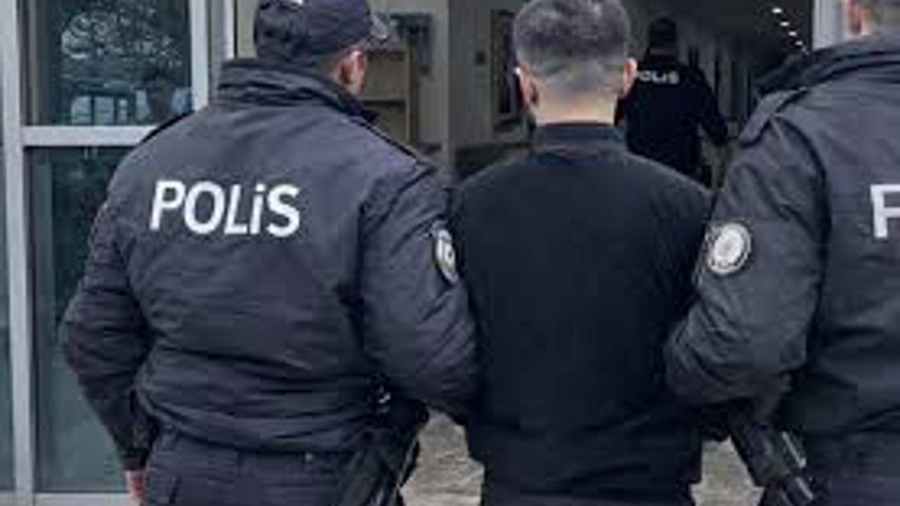 Kahramanmaraş’ta Aranan Şahıslar Yakalandı: 2 Firari Cezaevine Gönderildi