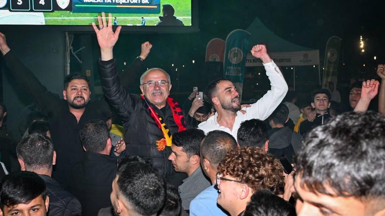 Yeşilyurtspor’un Finale Yükselmesi Malatya’yı Sokağa Döktü