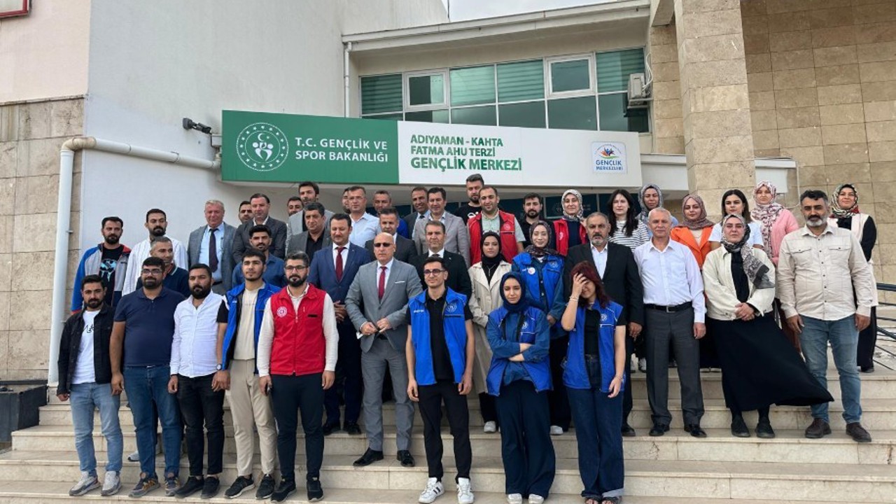 Kahta’da gençlik liderleri değerlendirme ve planlama toplantısı yapıldı
