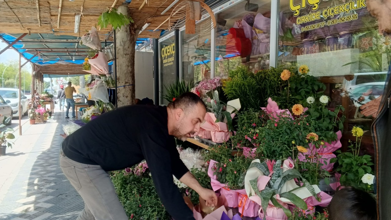 Anneler Günü’nde Çiçekçilerde Tatlı Telaş
