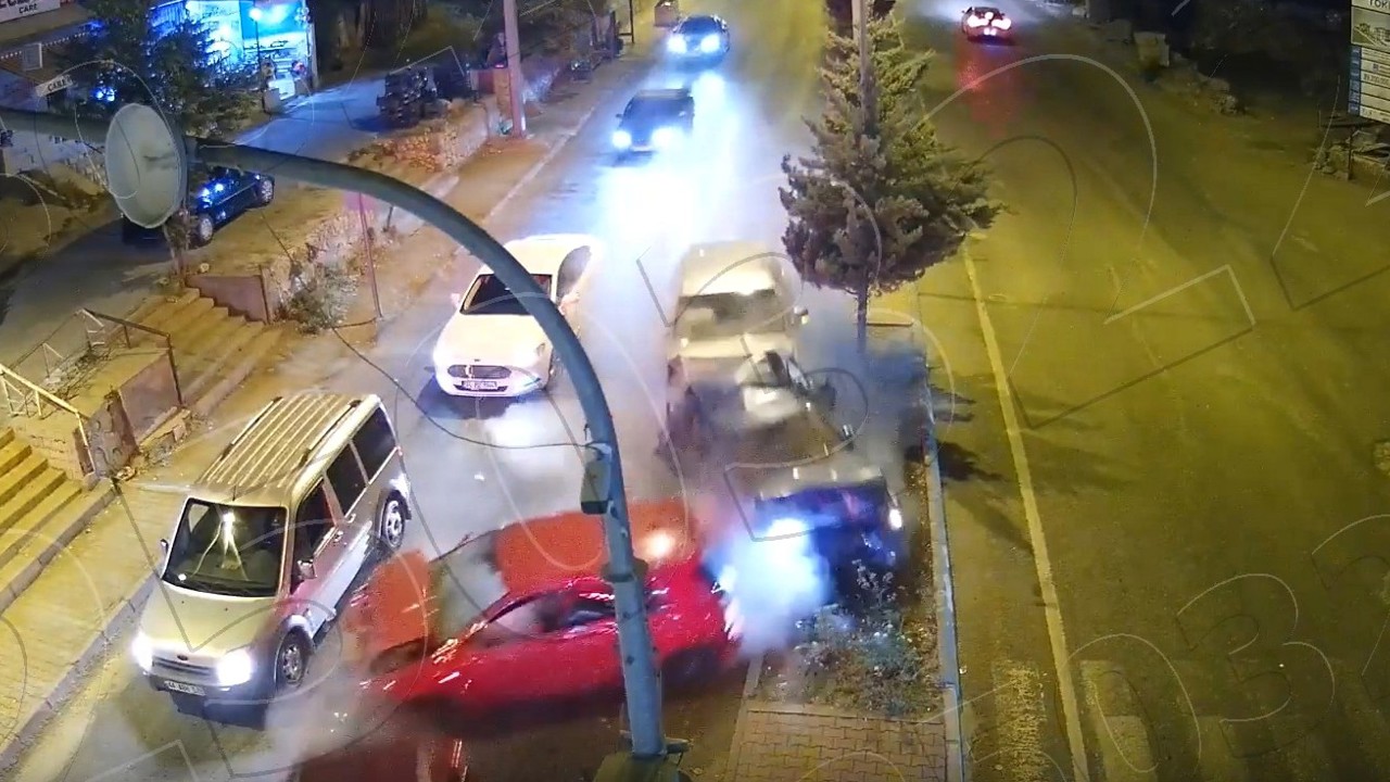 Malatya’daki Zincirleme Kazanın Güvenlik Kamerası Görüntüleri Ortaya Çıktı