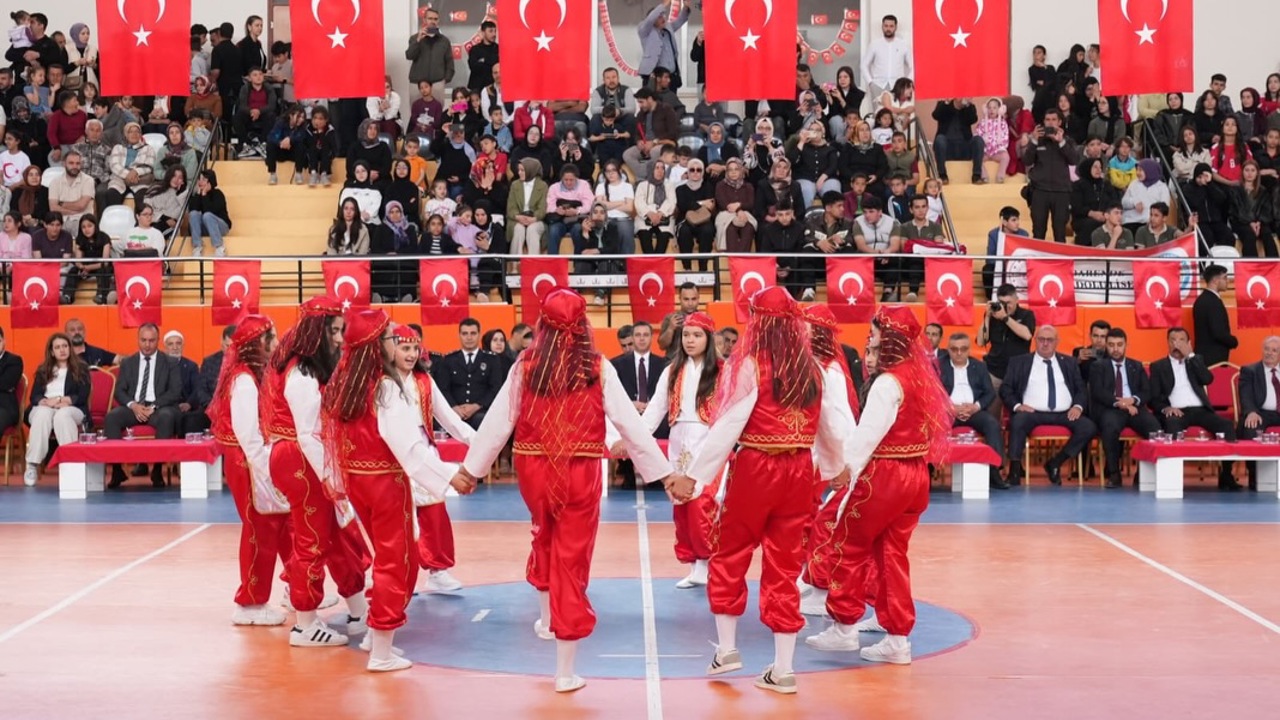 19 Mayıs Coşkusu Darende’de Törenlerle Kutlandı
