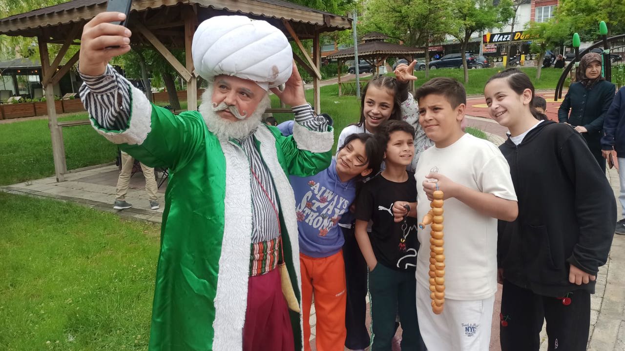 Nasreddin Hoca'dan, Deprem Korkusu Yaşayan Çocuklara Moral