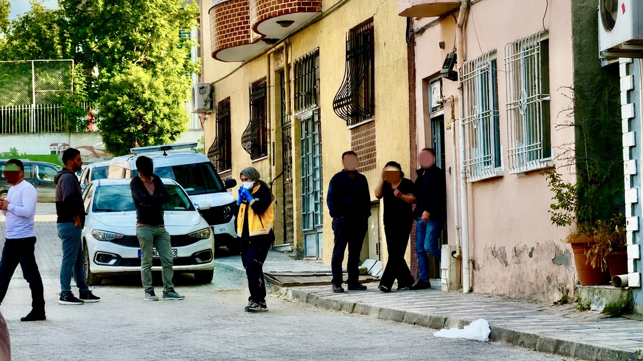 61 Yaşındaki Adam Evinde Ölü Bulundu