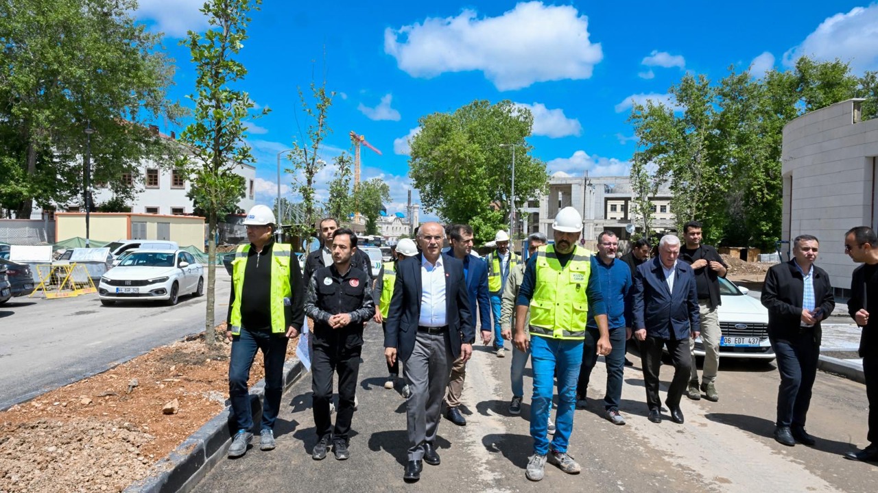 Fuzuli Caddesi Bayram Öncesi Trafiğe Açıldı