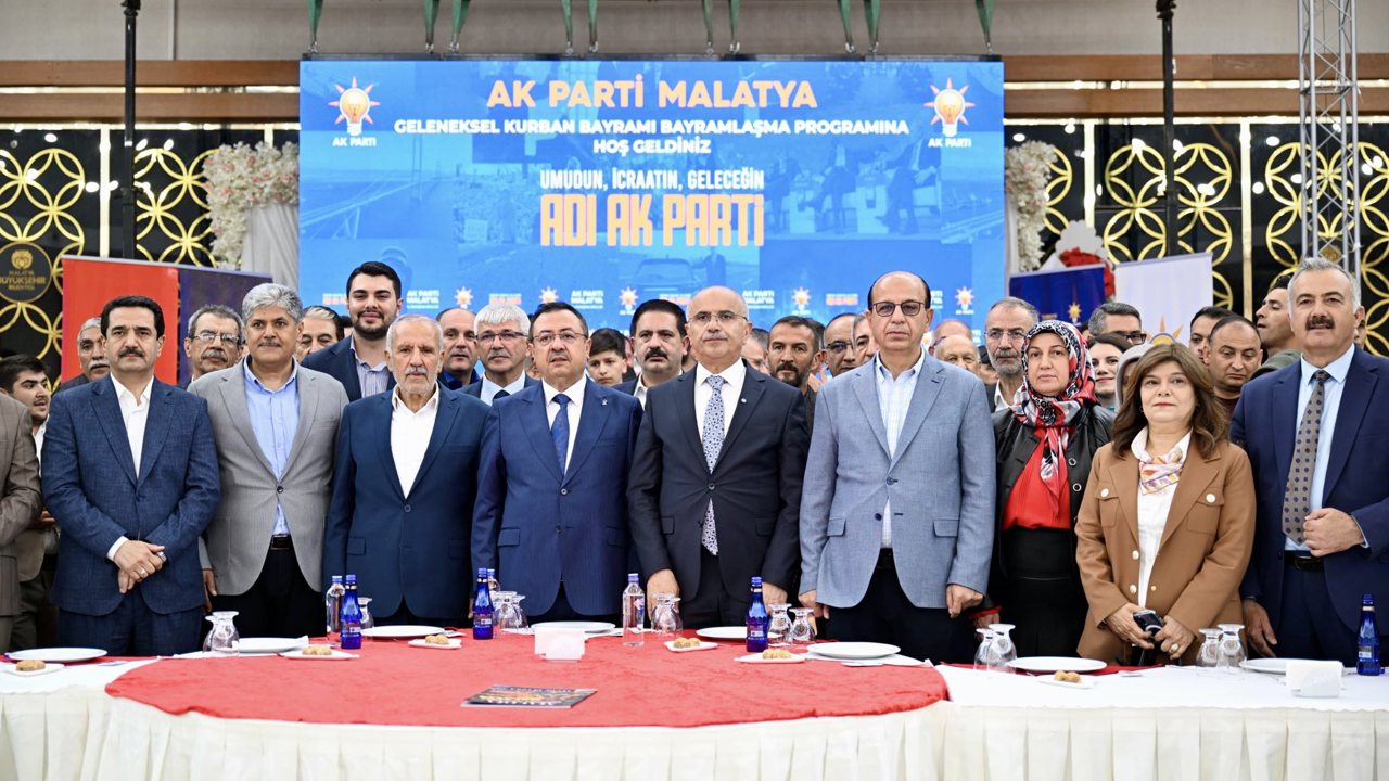 AK Parti Malatya Teşkilatında Bayramlaşma Programı Düzenlendi