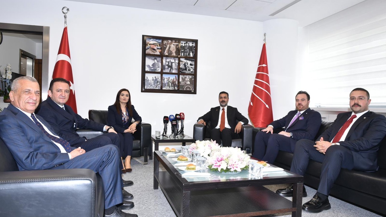 Yıldırım’dan Siyasi Partilere Bayram Turu: “Siyasi Partiler Yargı Eliyle Dizayn Edilmemeli”