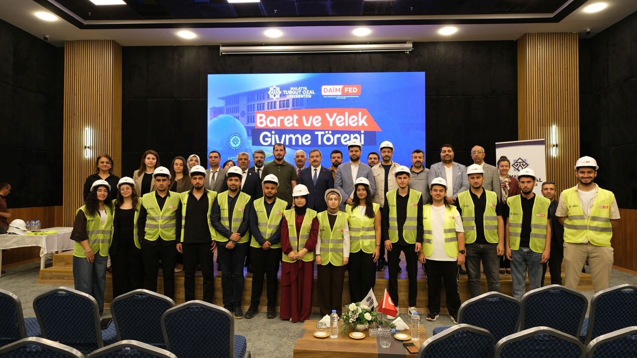 DAİMFED Malatya’dan Mühendis Adaylarına Baret ve Yelek Desteği