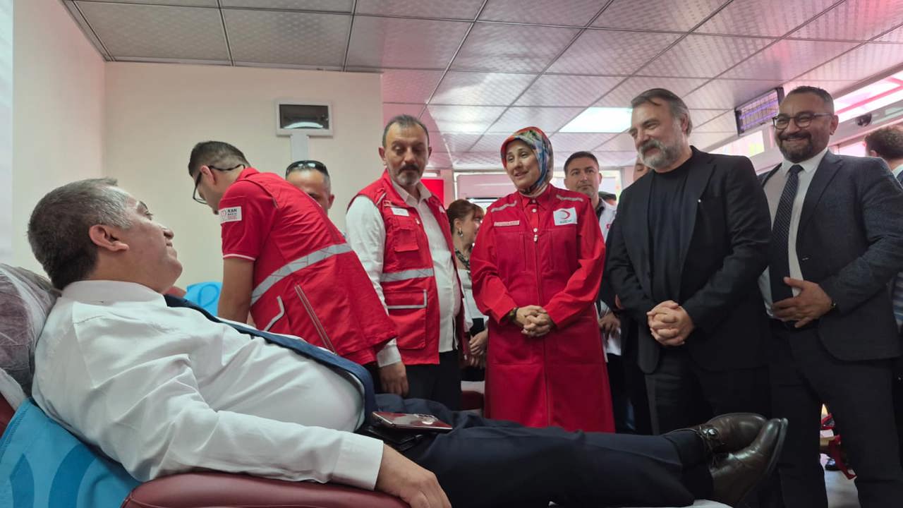 Türk Kızılayı’ndan Malatya’da Anlamlı Adım: Oktay Kaynarca’nın İsmi Kan Alma Birimine Verildi