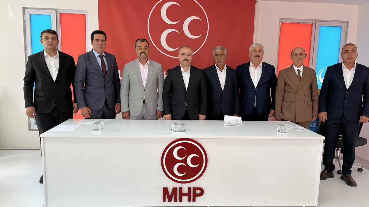 MHP Malatya teşkilatlarında bir süredir devam eden yeniden yapılanma süreci resm