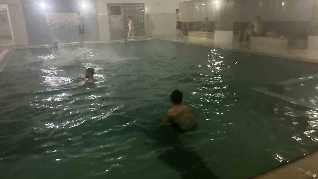 Havaların soğumasıyla Bingöl kaplıcalarına ilgi arttı
