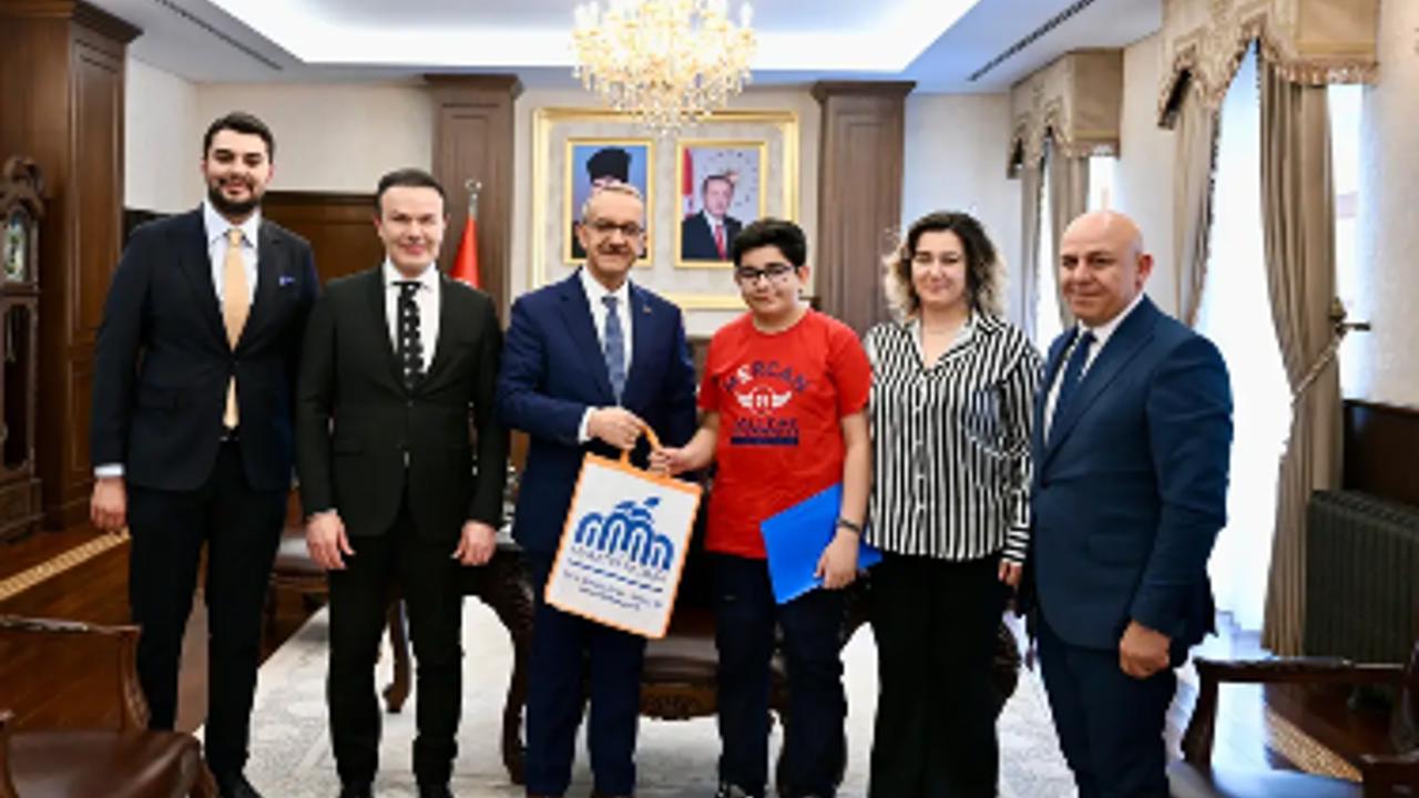 Dünya Birincisi Öğrenci Vali Yavuz Tarafından Kabul Edildi