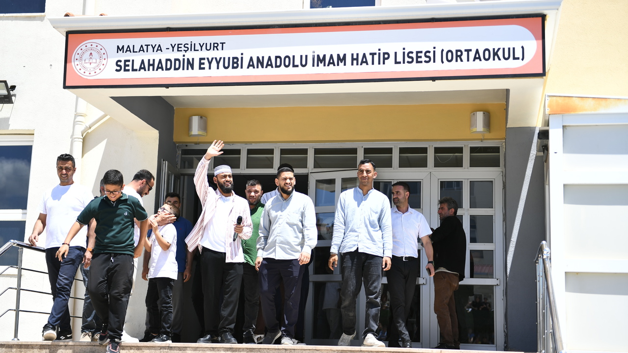Celal Karatüre Malatyalı Öğrencilerle Buluştu, Yer Gök Allah Nidalarıyla İnledi