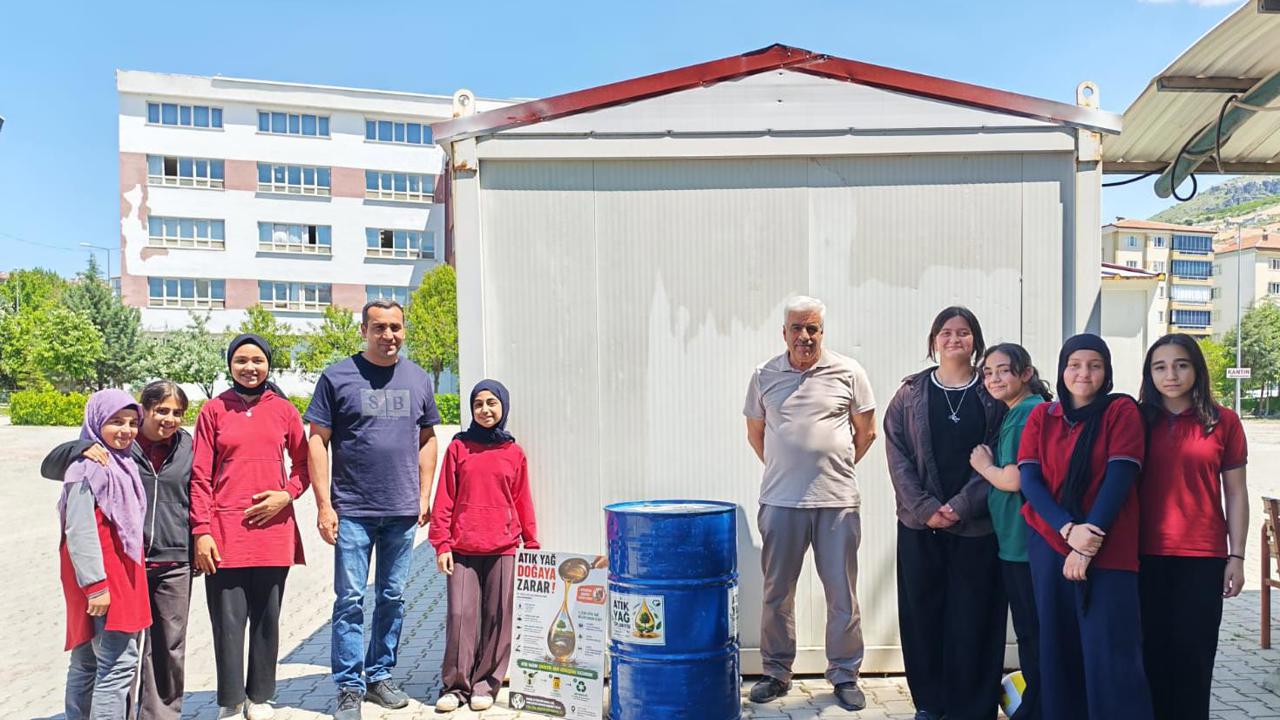 Öğrencilerden Çevre İçin Örnek Hareket: Atık Yağlar Geri Dönüşüme Kazandırılıyor