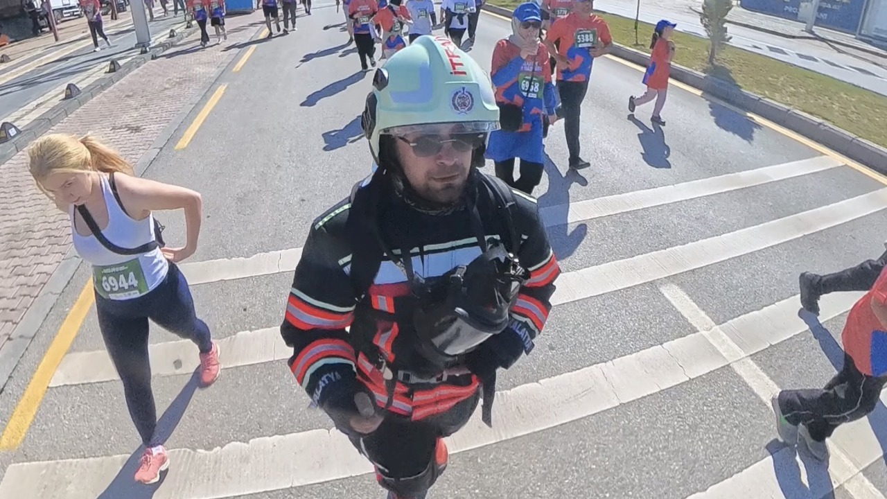 Maratonda İtfaiyeciden Anlamlı Farkındalık Koşusu