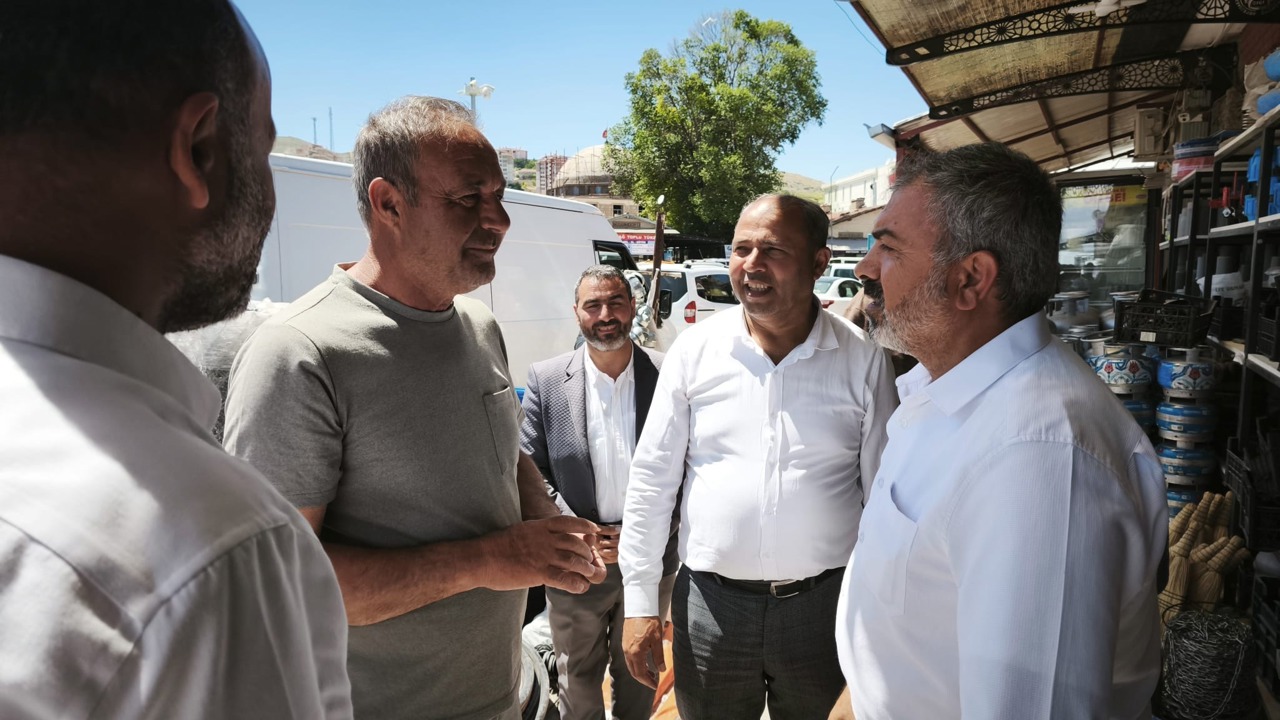 HÜDA PAR Heyeti Akçadağ’da Esnafın Nabzını Tuttu