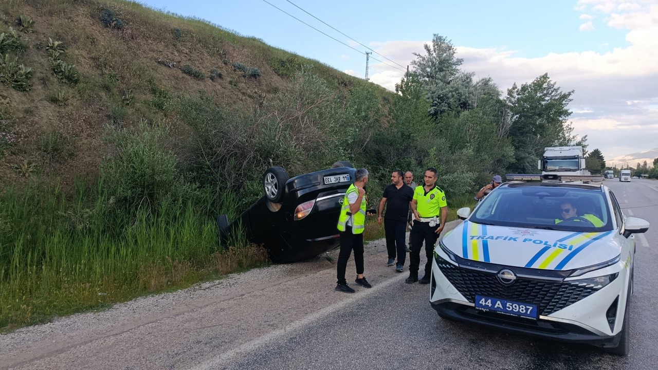Sürgü Mahallesinde Otomobil Devrildi: 1 Yaralı