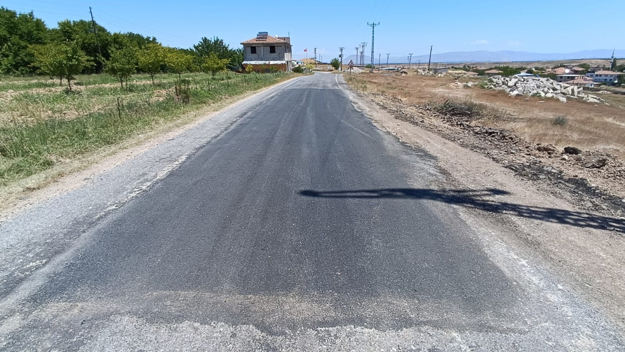 Akçadağ’da Yol Seferberliği Sürüyor