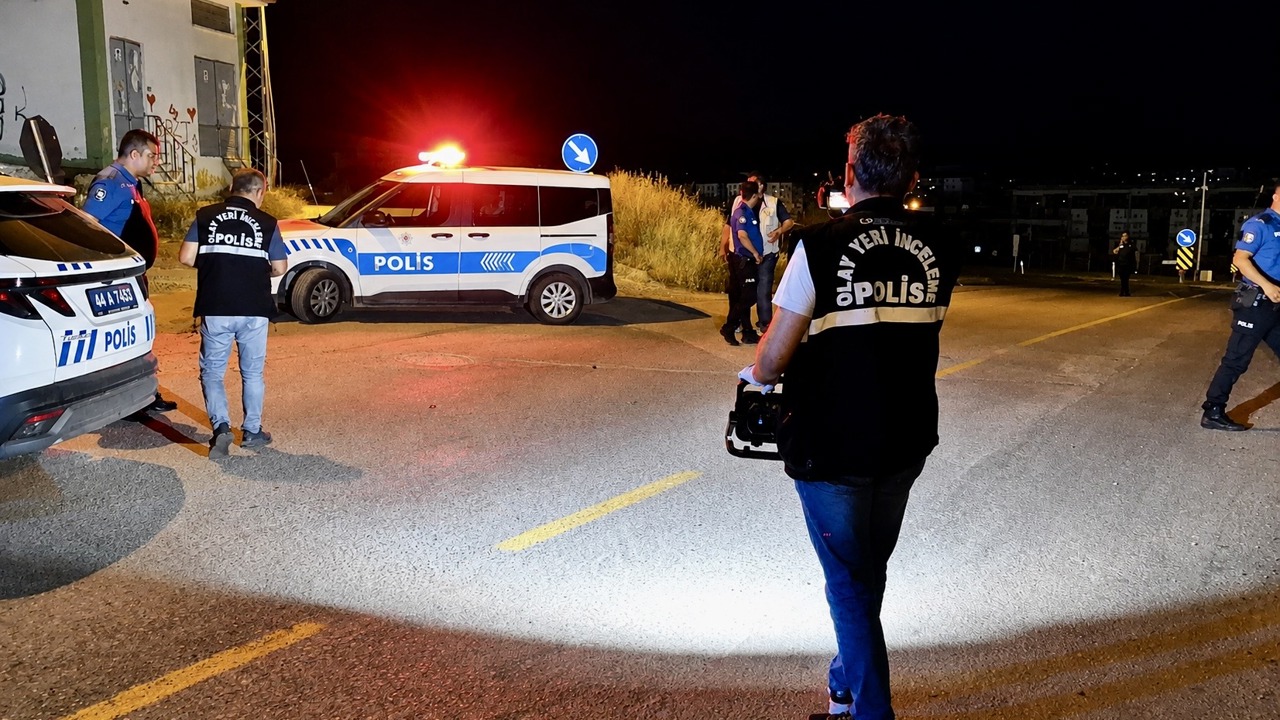 Sokak Ortasında Silahlı Saldırı: 2 Yaralı