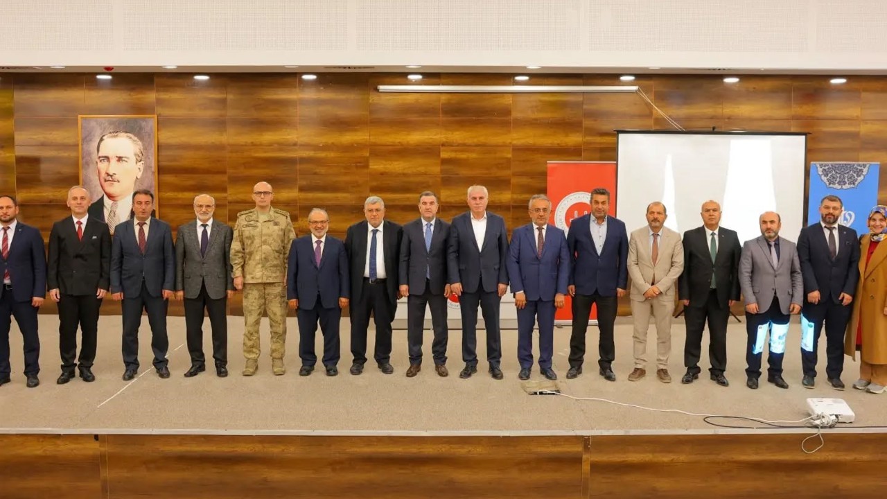 Bayburt’ta "Peygamberimiz ve Aile Ahlakı" konulu panel düzenlendi
