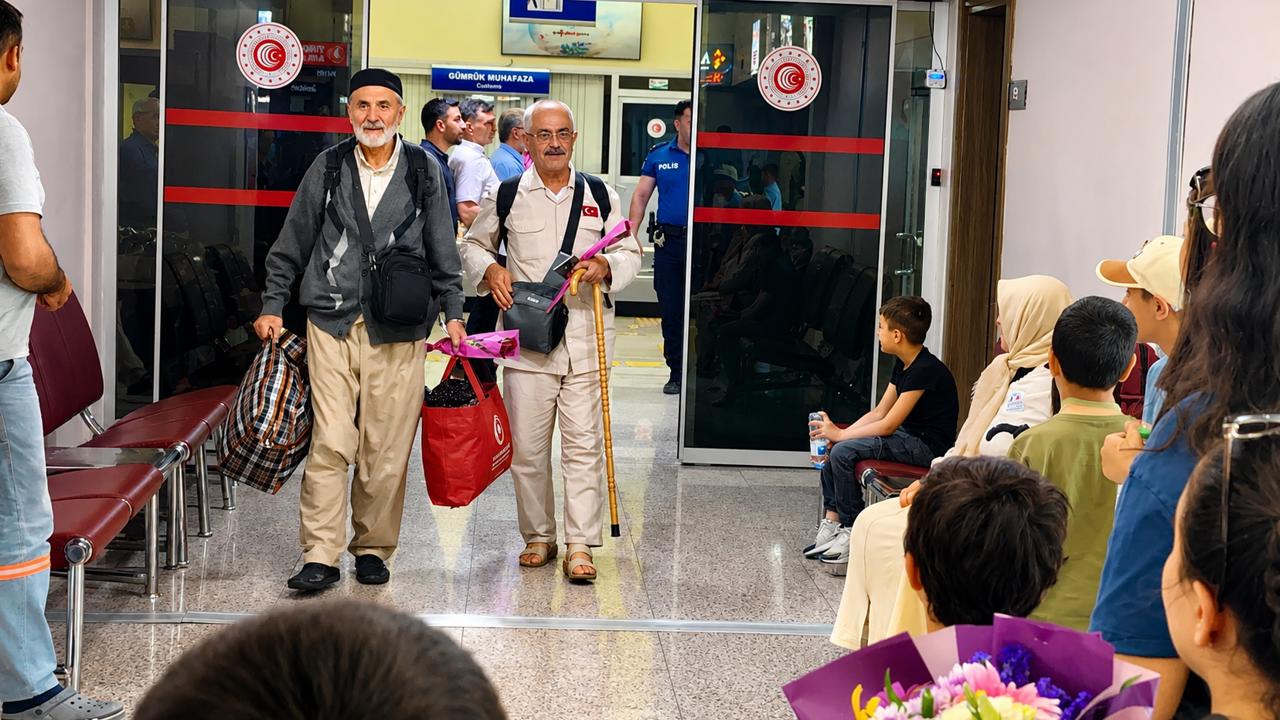 Malatya’da Hac Sevinci: 780 Hacı Kutsal Topraklardan Döndü