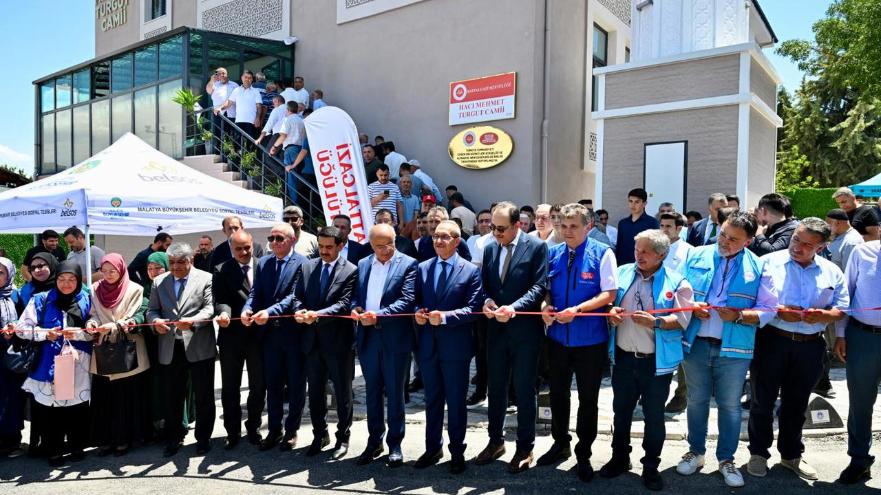 Hacı Mehmet Turgut Camii İbadete Açıldı