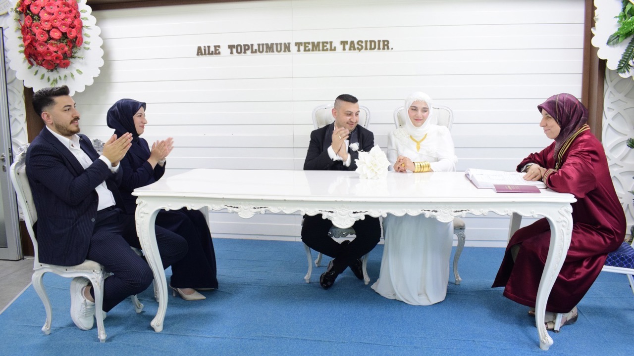 Akılda Kalsın Diye Aynı Günü Seçtiler