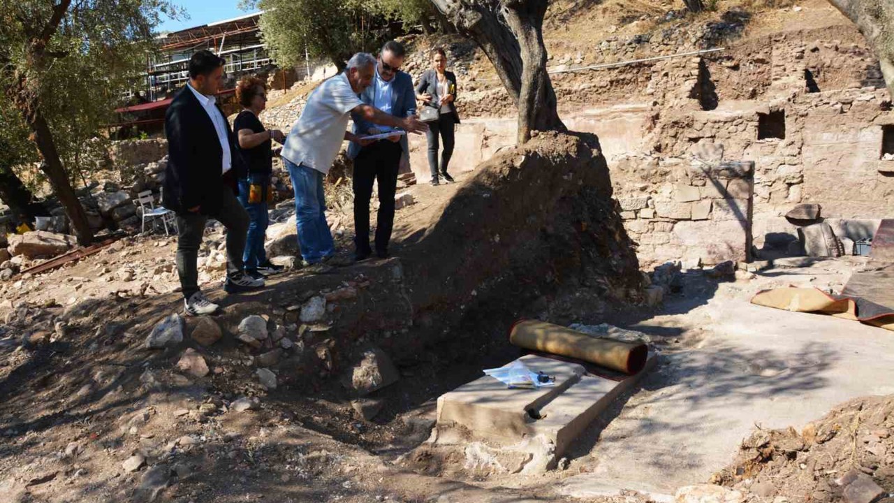 Antandros kazıları hakkında bilgi aldı
