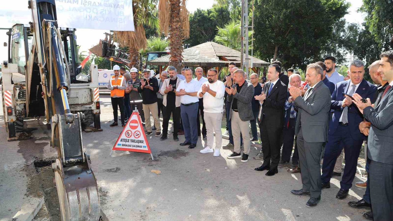 Başkan Altan’ın girişimleriyle Payas’ın Karşı Mahallesi doğal gaza kavuşuyor
