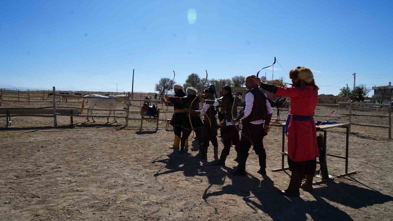 Doğu Türkistan’dan Niğde’ye uzanan yol: Altay köyünde Kazaklar kültürlerini yaşatıyor
