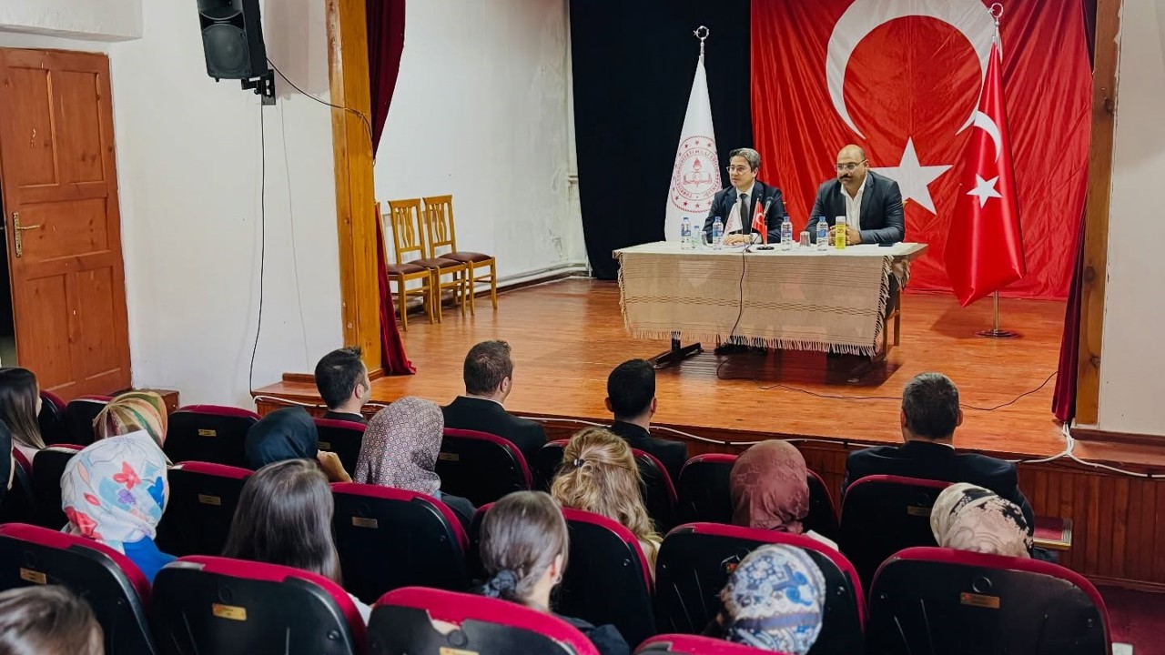 Kemaliye’de Eğitim-Öğretim Yılı İstişare Toplantısı yapıldı
