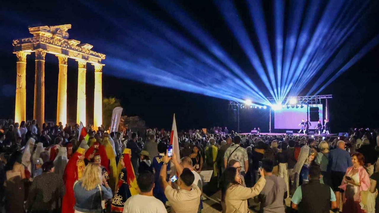 Manavgat’ta Halk Dansları Festivali coşkusu başladı
