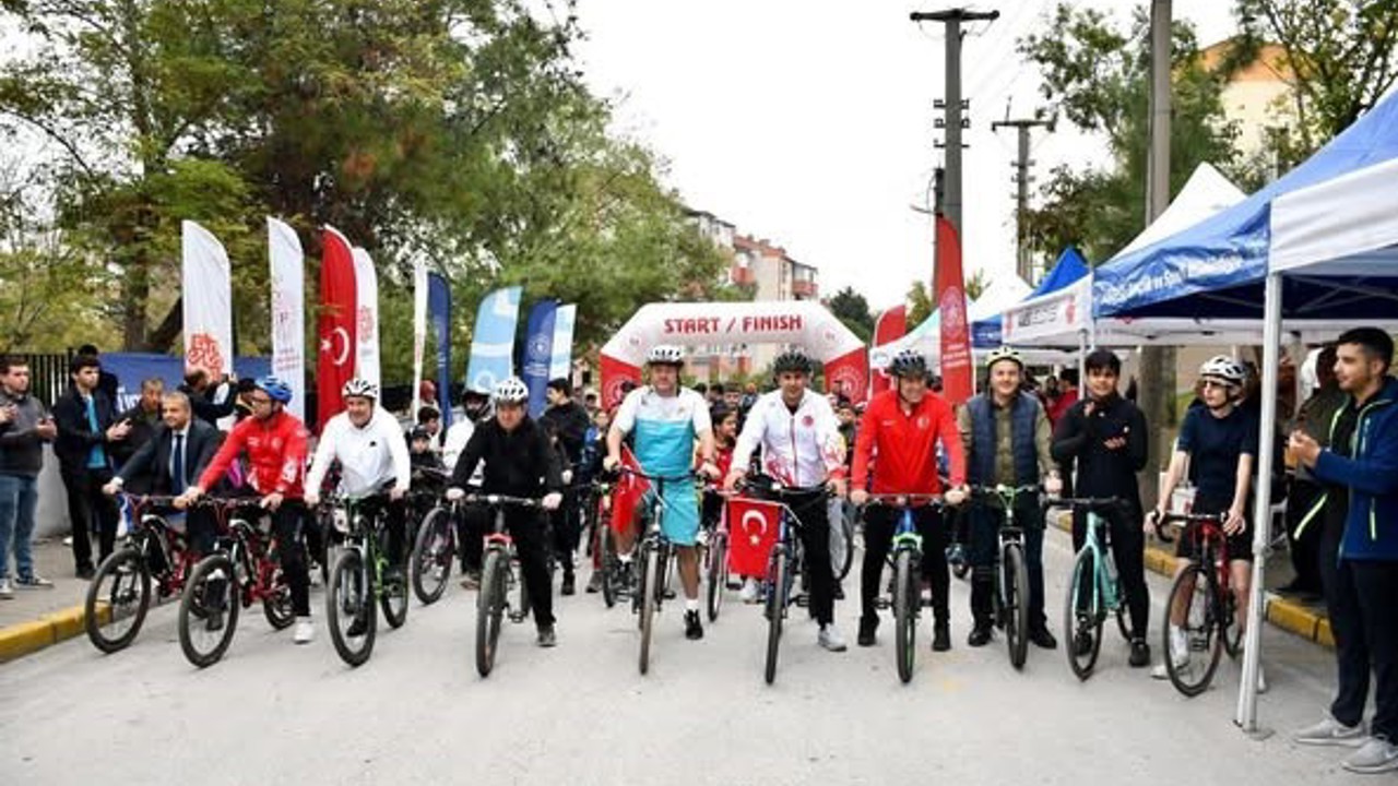 Balıkesir’de ’Amatör Spor Haftası’ spor severleri bir araya getirdi

