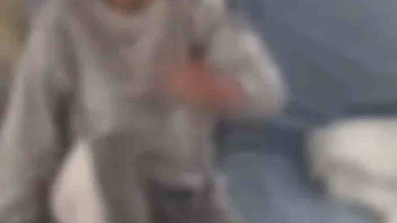 Darbettiği kız kardeşinin üzerine kaynar su döküp özür diletti
