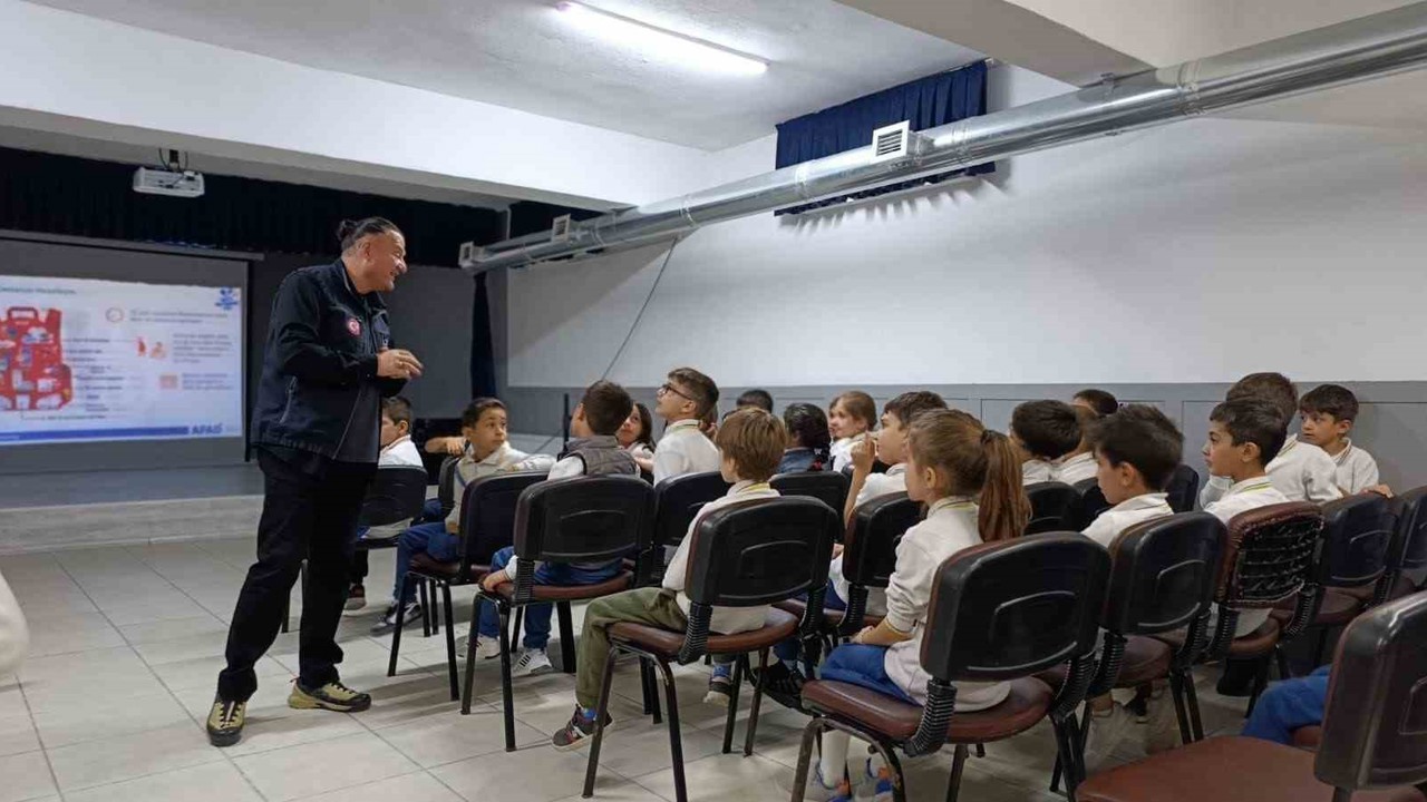 AFAD’dan ilkokul öğrencilerine farkındalık eğitimi
