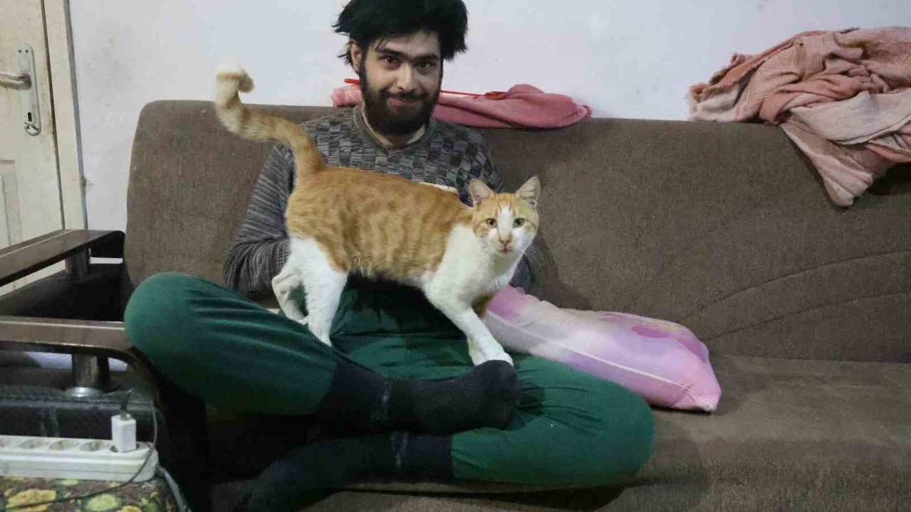 Depremin ardından eve kapanan genç sanal dünyaya bağımlı hale geldi
