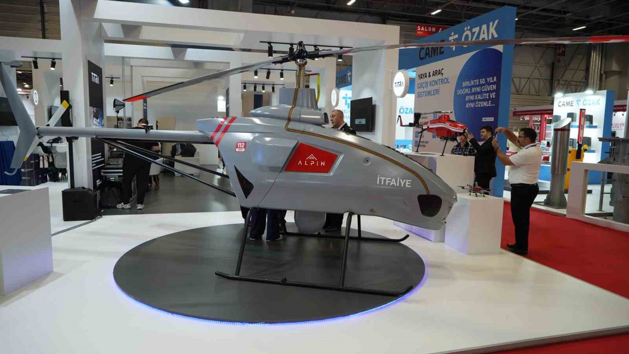 Afetlerle mücadeleye insanız helikopter
