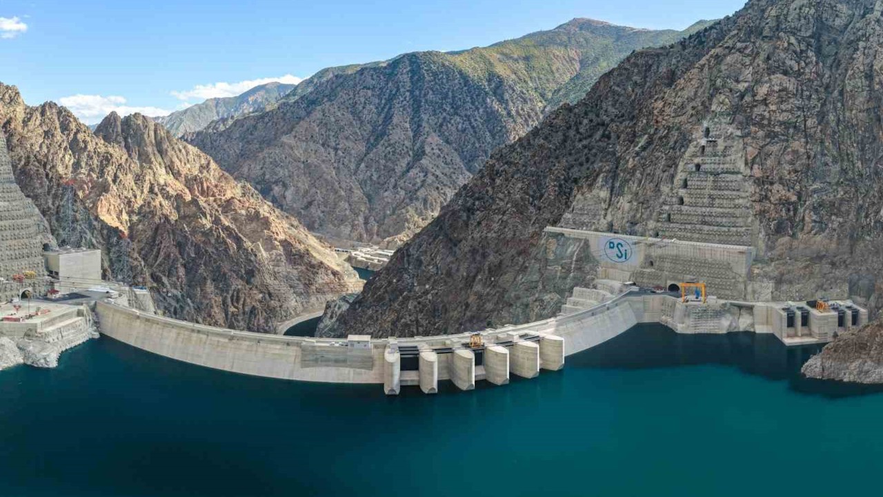 Yusufeli HES 3 yılda 3,4 milyon megavatsaatlik elektrik üretti
