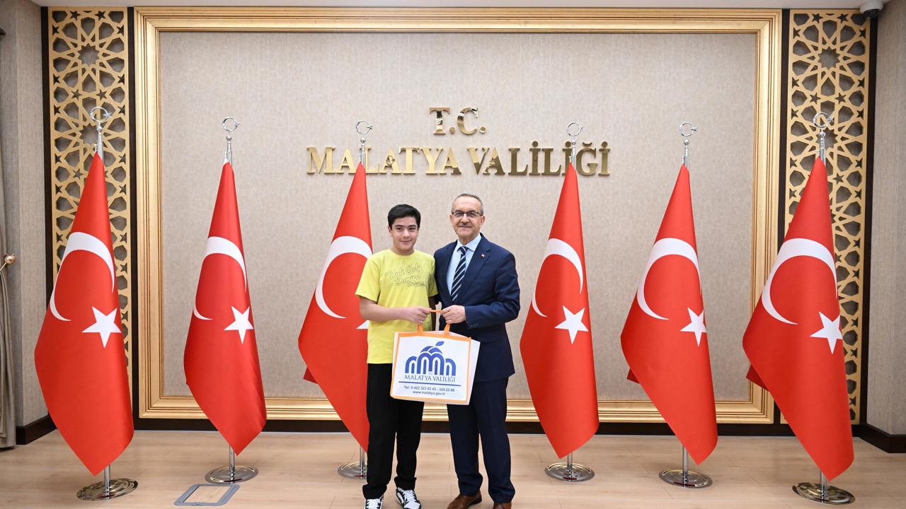 Vali Yavuz, LGS Türkiye Birincilerini Ağırladı