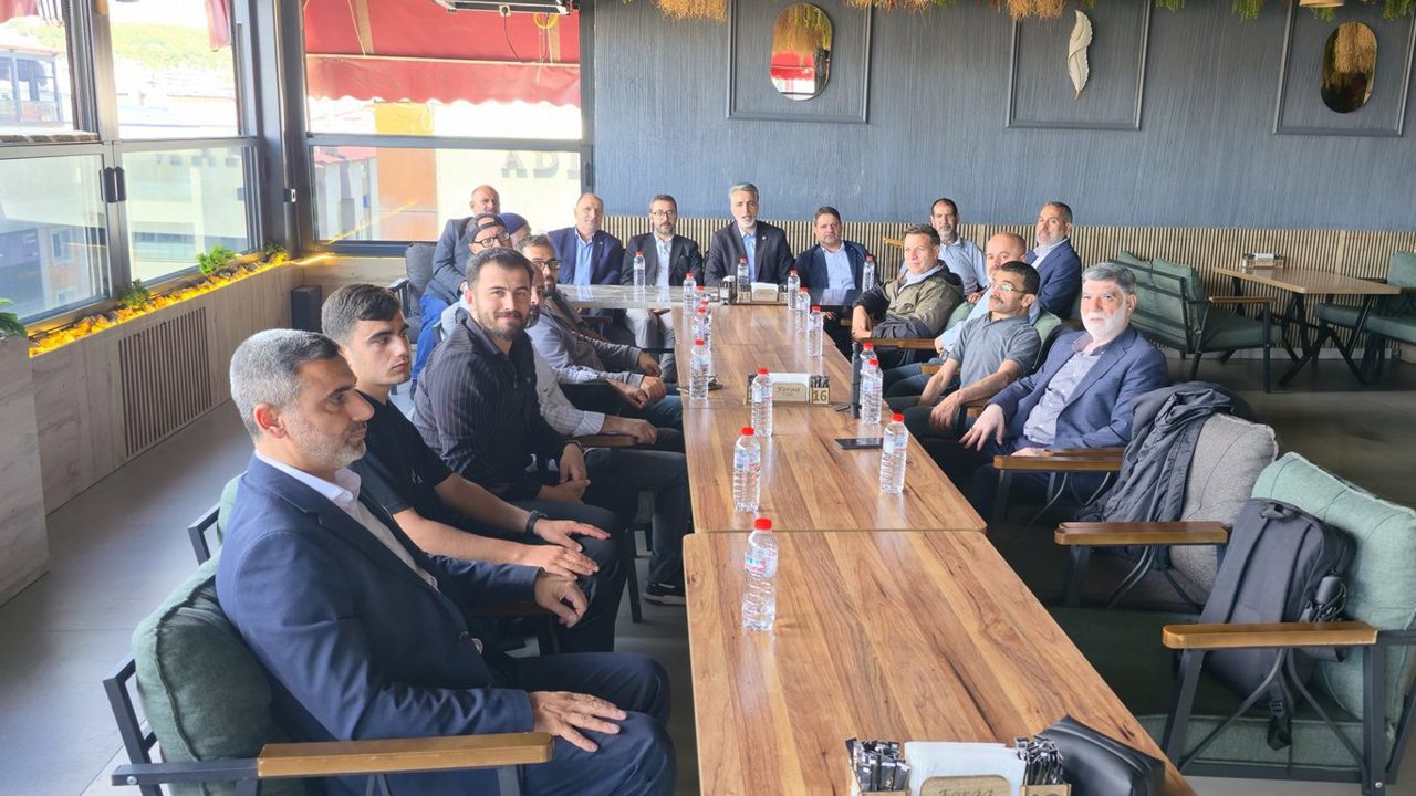HÜDA PAR Sözcüsü Emiroğlu, Bingöl'de engellilerle bir araya geldi